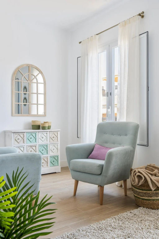 Lovely 3-bedroom Apartment Near Alameda Juan Rabadan I