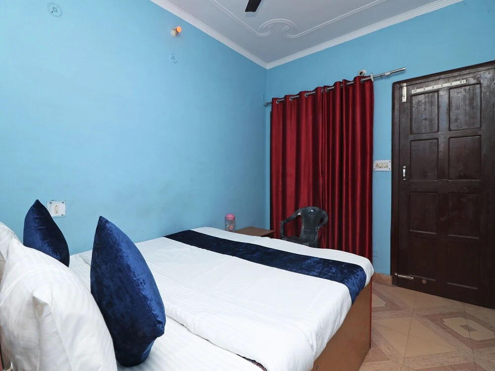 OYO 13922 Hill View 2BHK Kempty Fall