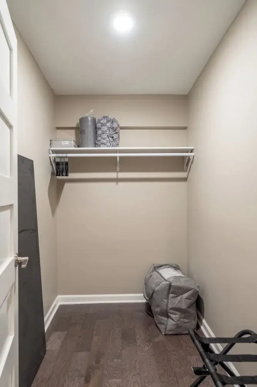 Near Downtown | 2 En-Suites • Garage • Sleeps 9