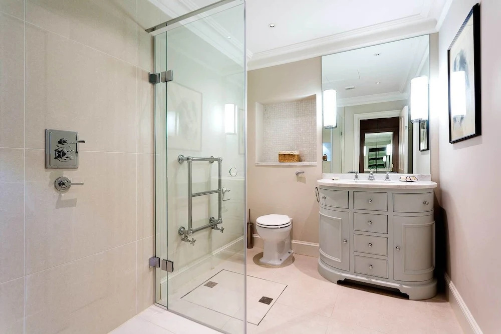 Veeve - Opulence and Elegance