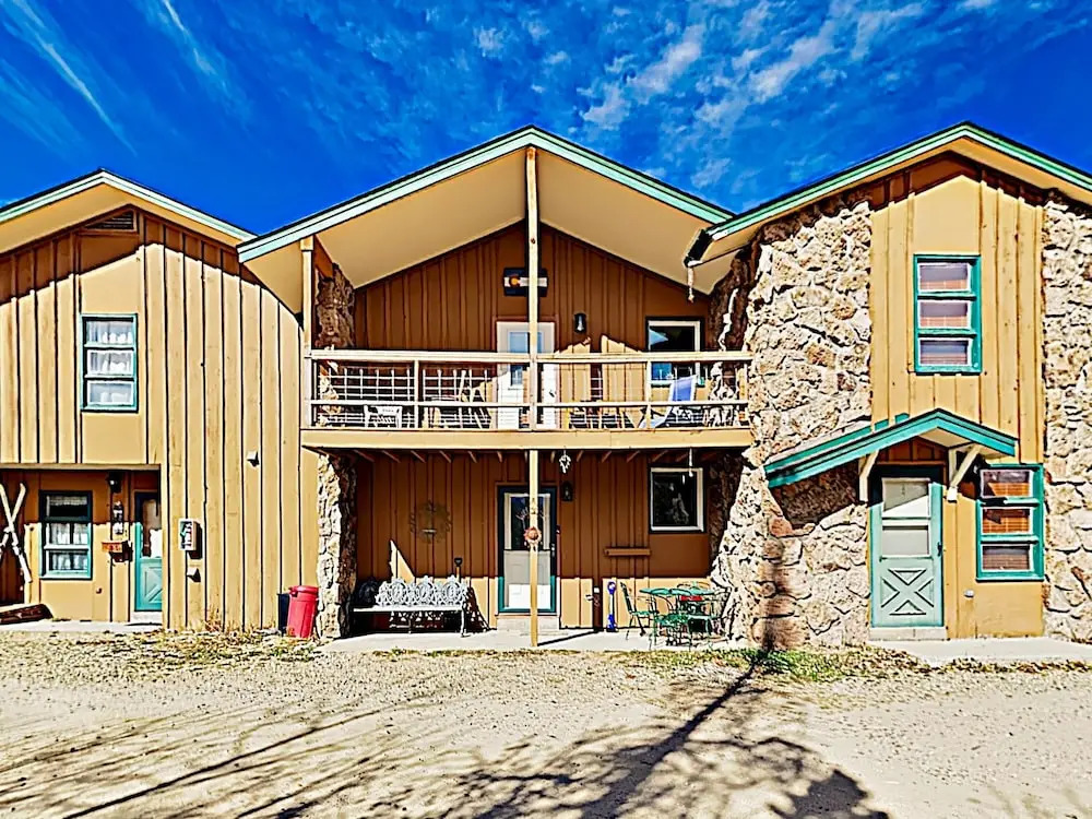 Warm Mountain-view : 8-minute Drive To Lifts 2 Bedroom Condo