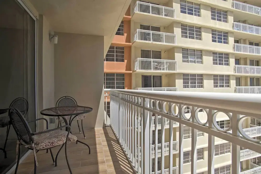 Ocean-view Studio in Marco Polo Beach Resort!