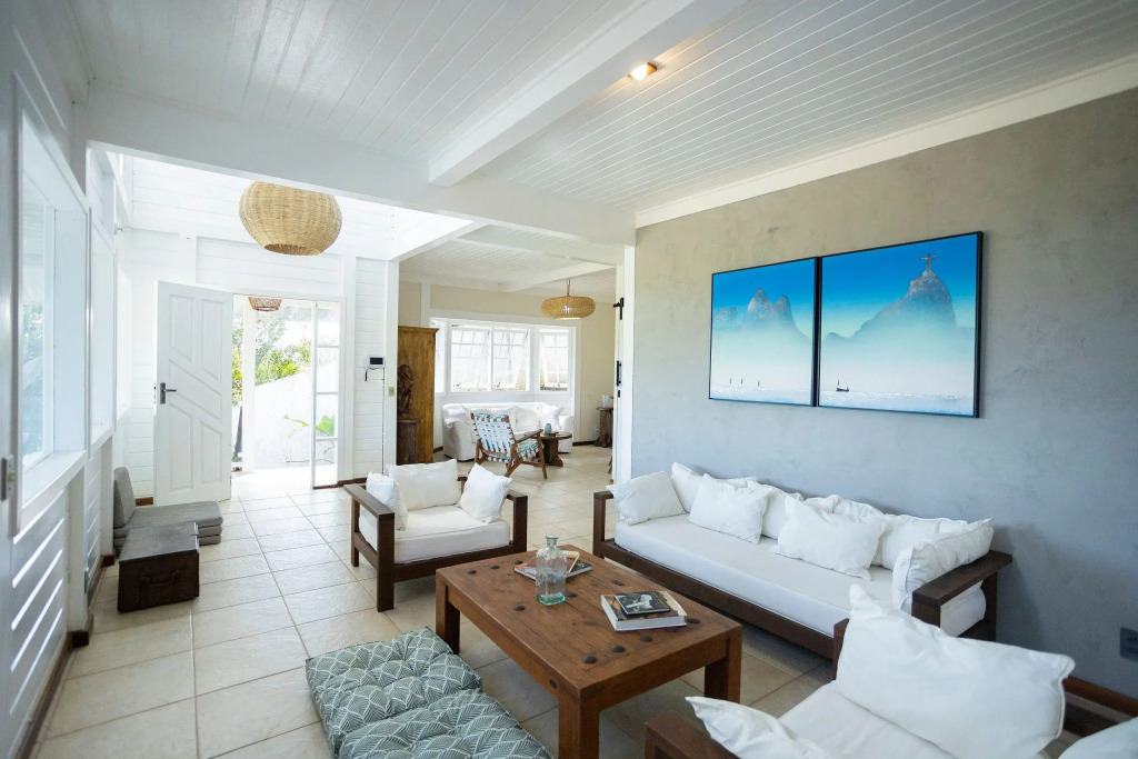 Mansão C/ Piscina A 400m Da Praia Brava|casa Ayana