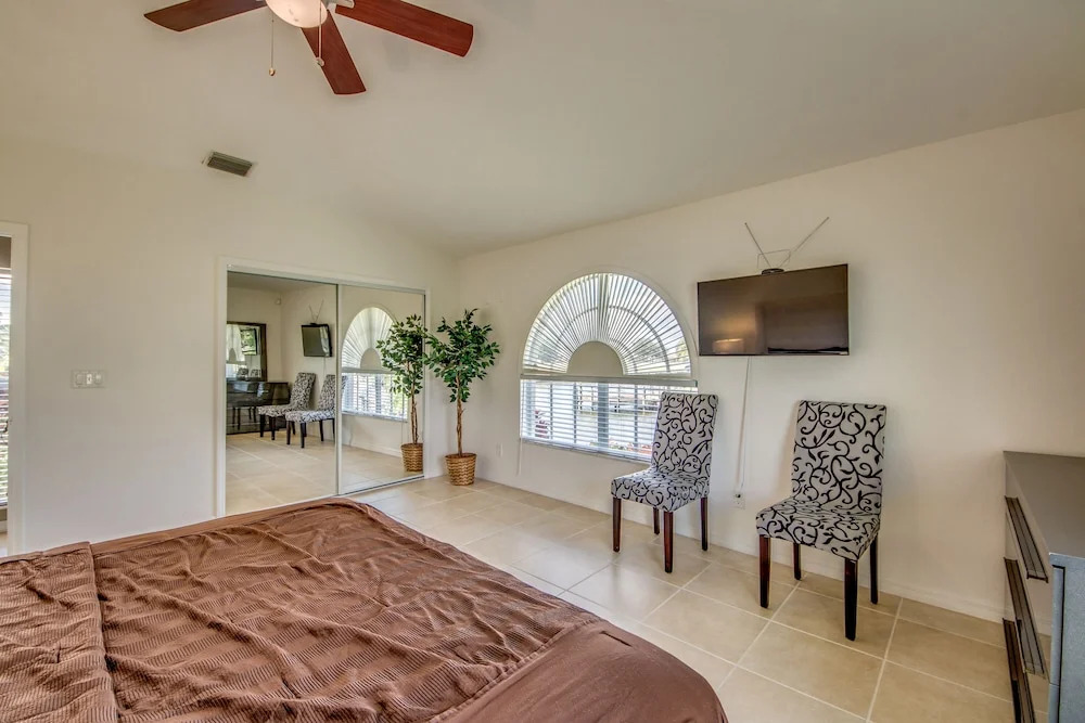 Villazo Ann, Cape Coral
