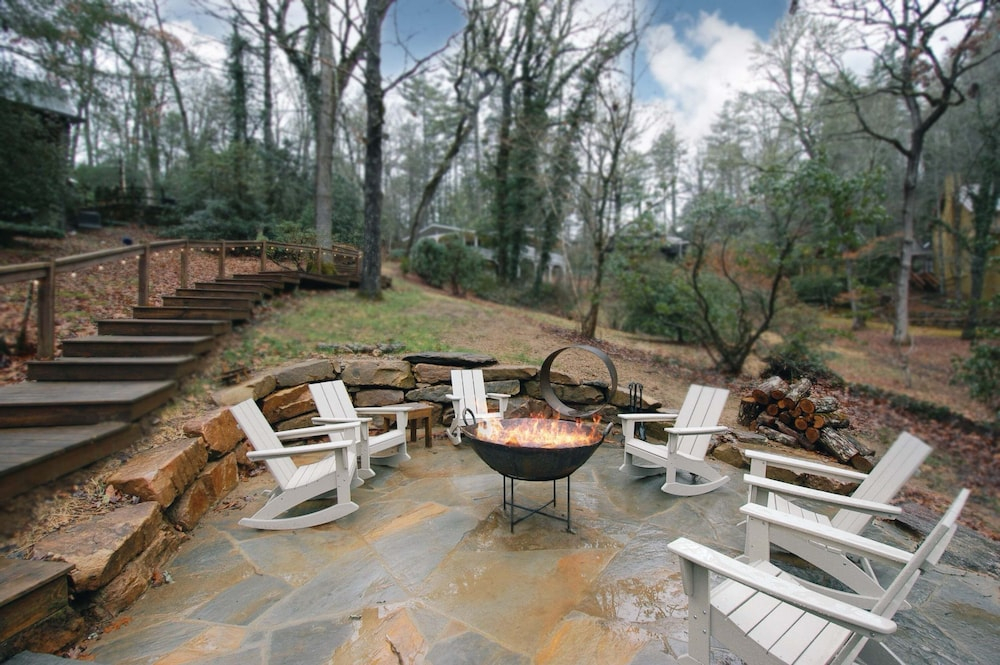 Highlands Hideout