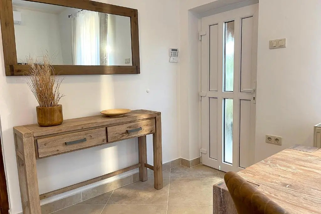 Full 2BDR Garden House near to Downtown Metro Free Parking