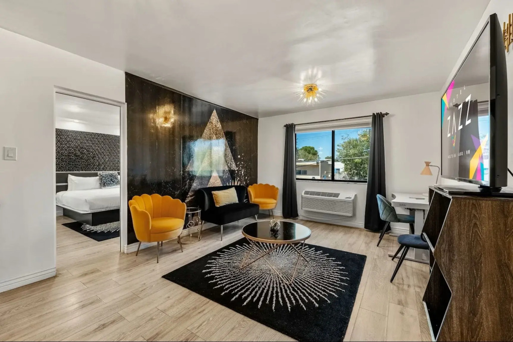 Hotel ZAZZ