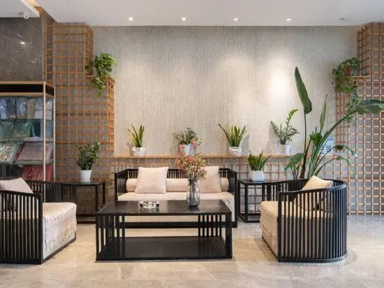 Huangchi Business Hotel