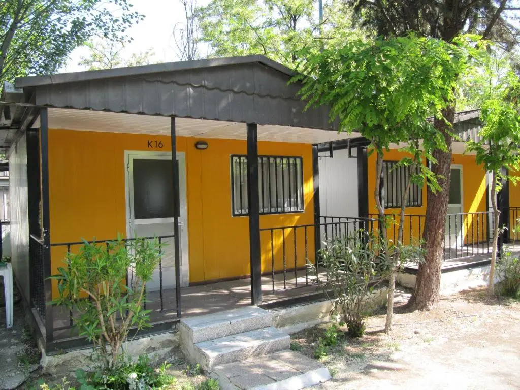 Bungalows Camping Alpha Madrid