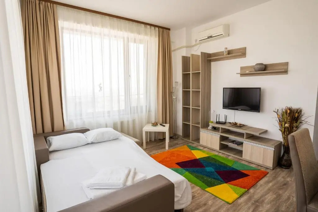 Summerland Sea View Apartment