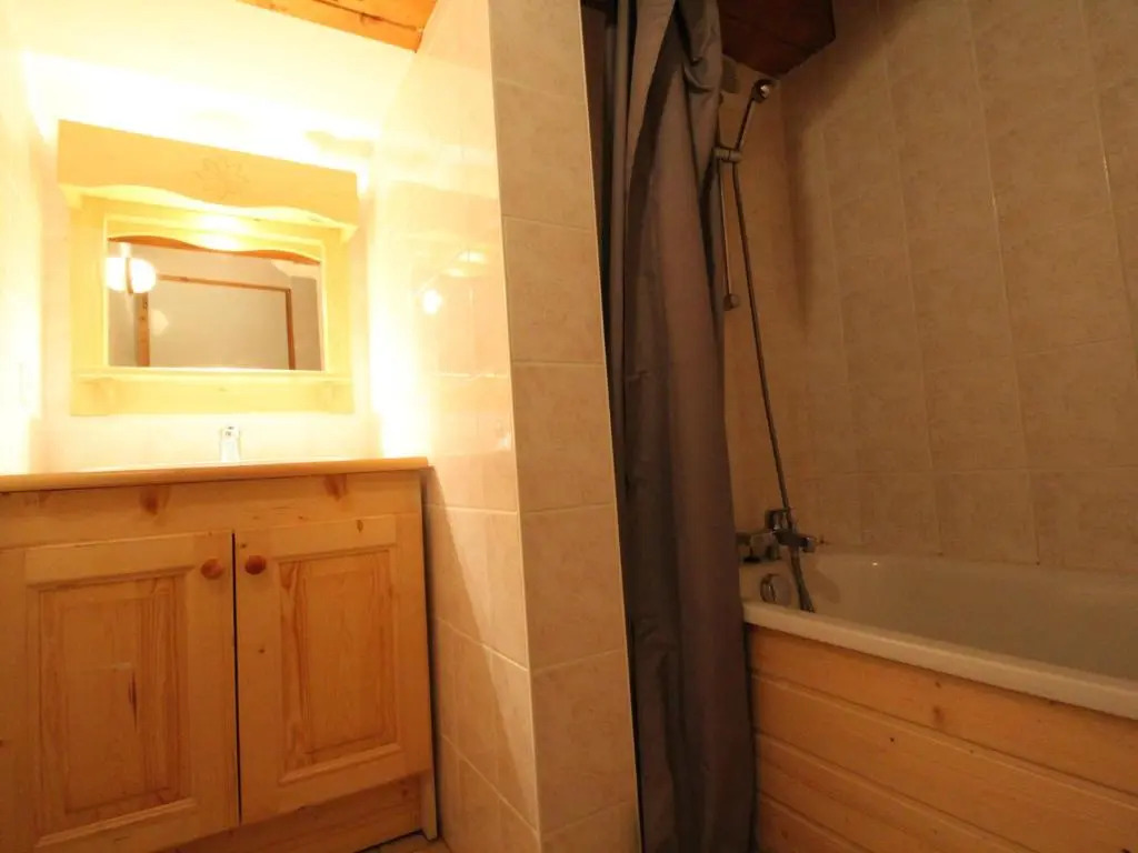 Appartement Lanslevillard, 3 pièces, 7 personnes - FR-1-508-7