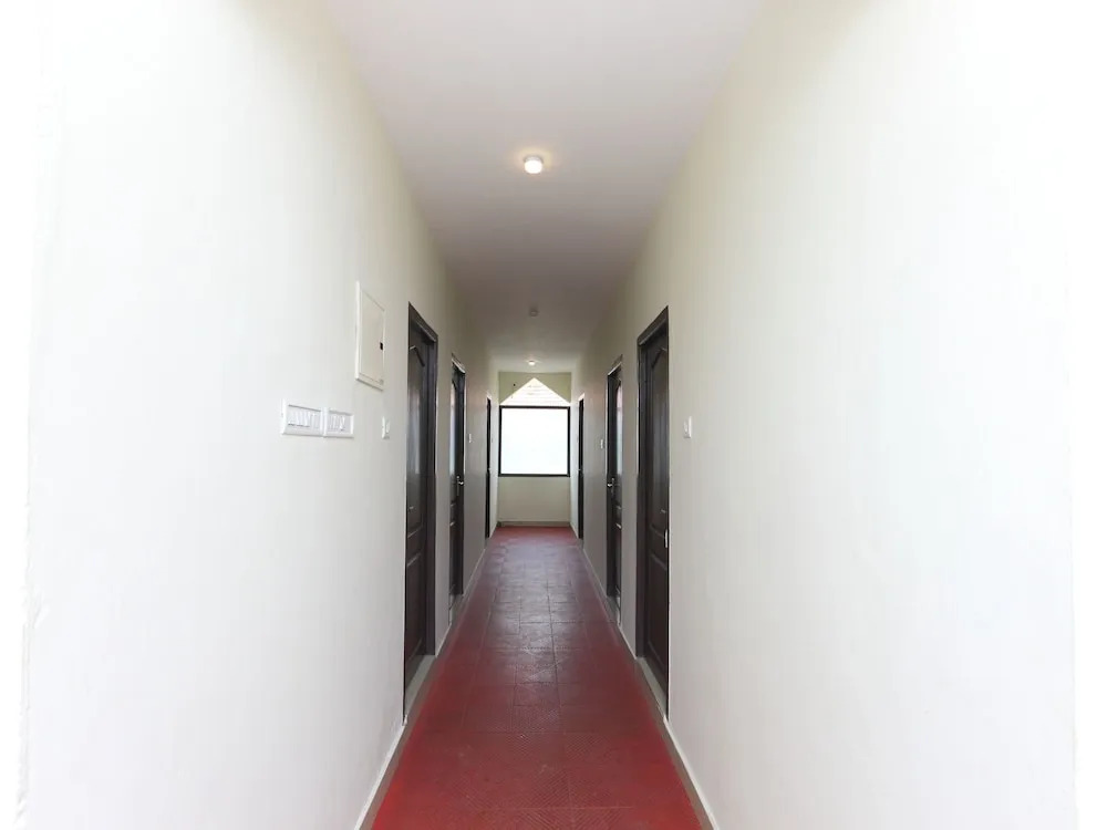 OYO 13838 Ramana Holiday Inn