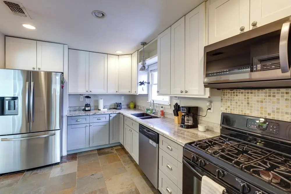 Near Beach & Attractions: Home in Galveston!