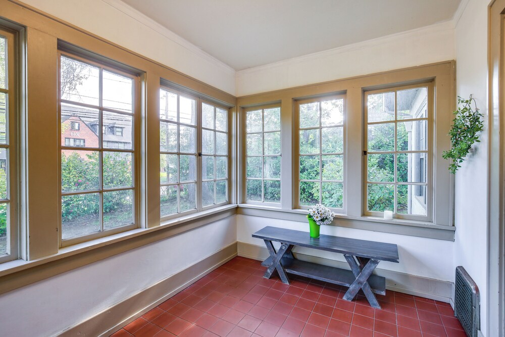 Spacious Eugene Home w/ Patio - Walk to UO Campus!