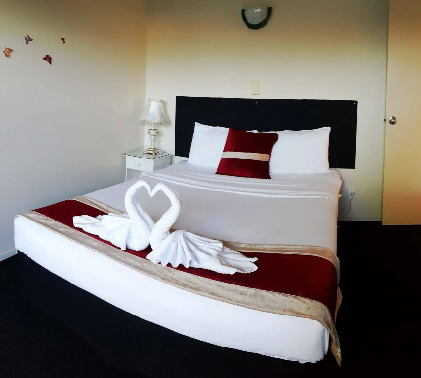 Aurora City Suites Motel