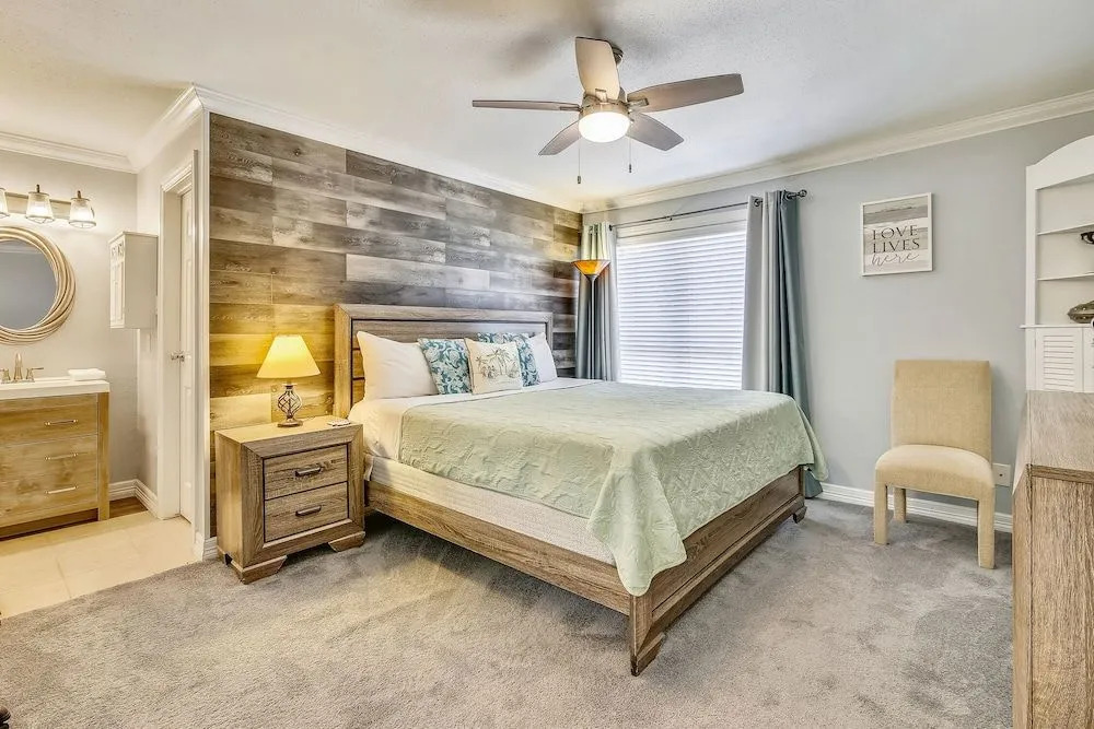 Palms at Cove View 1011-birder's Delight