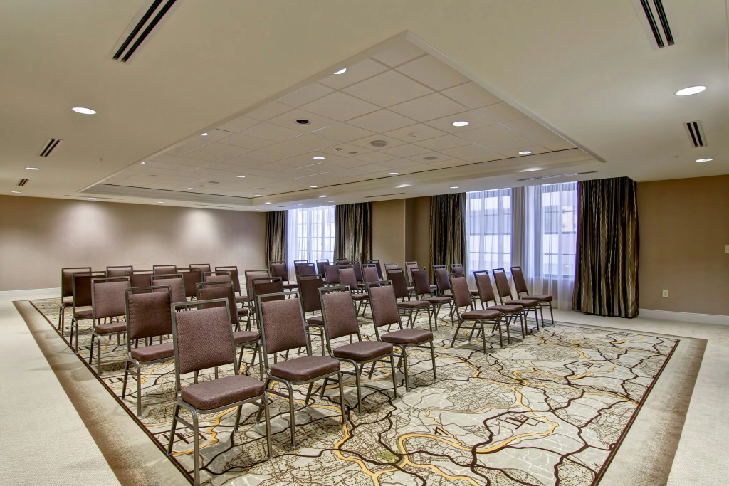 Hampton Inn and Suites Cincinnati - Downtown