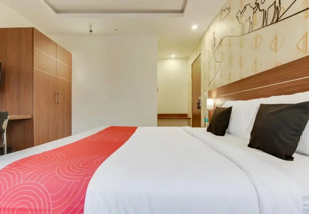 The Grand Continent by OYO Rooms