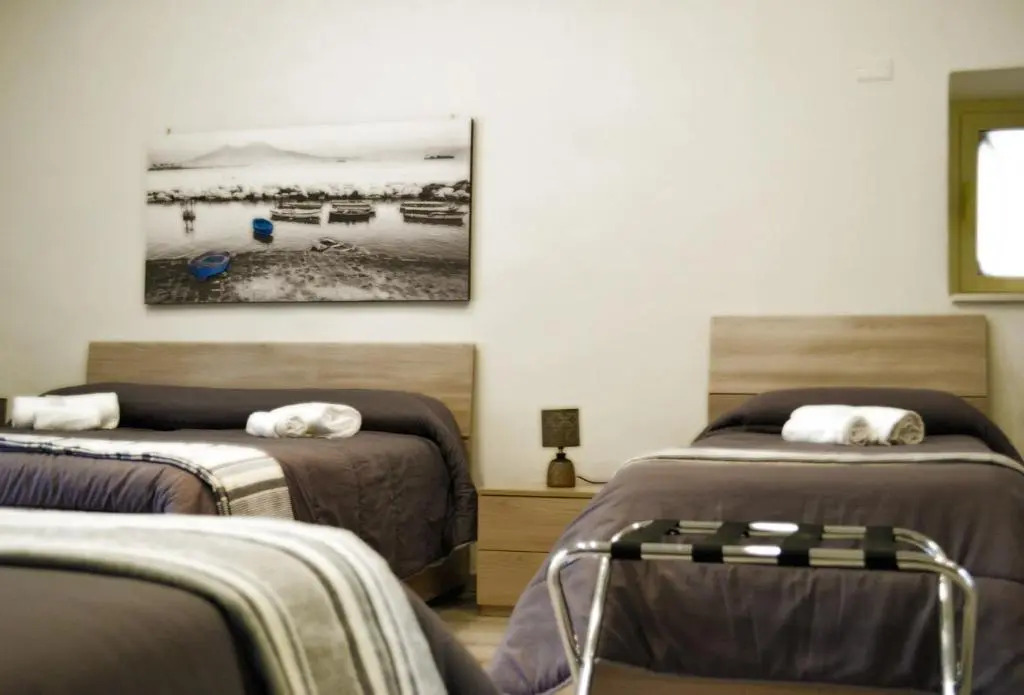 Vanzi Rooms