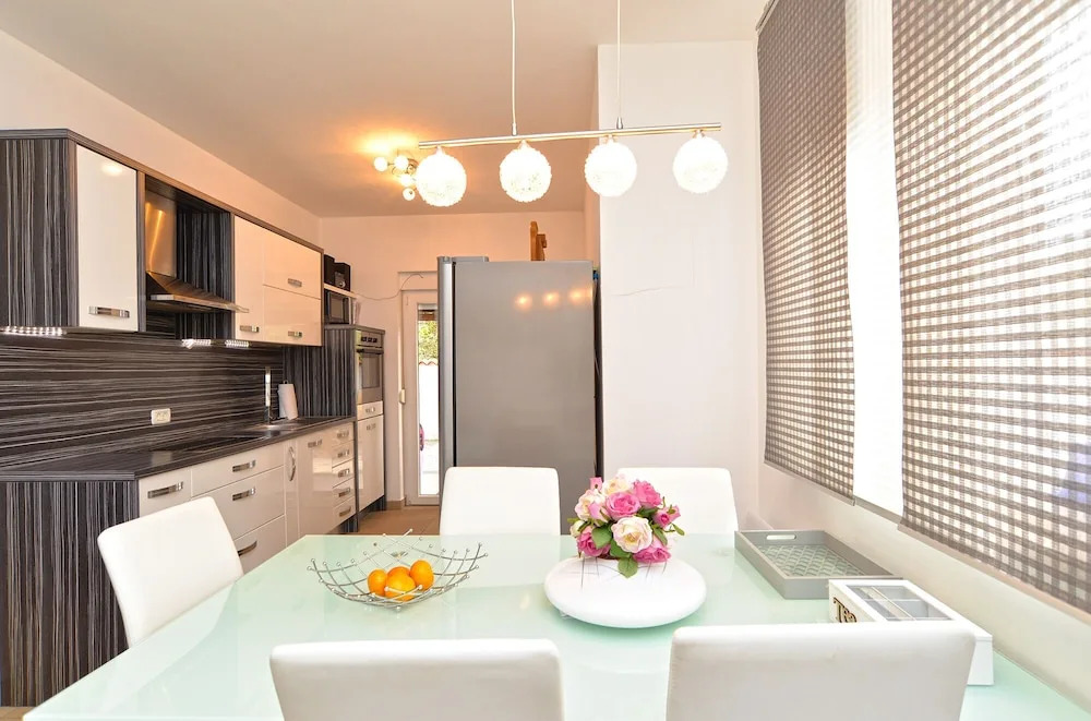 Apartment 1977