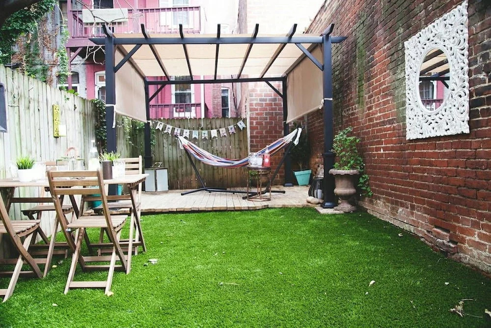 Modernized DC Rowhome in city-center