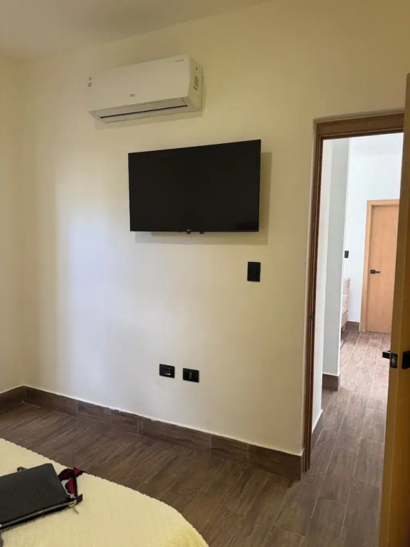 New Chic 2BR APT.