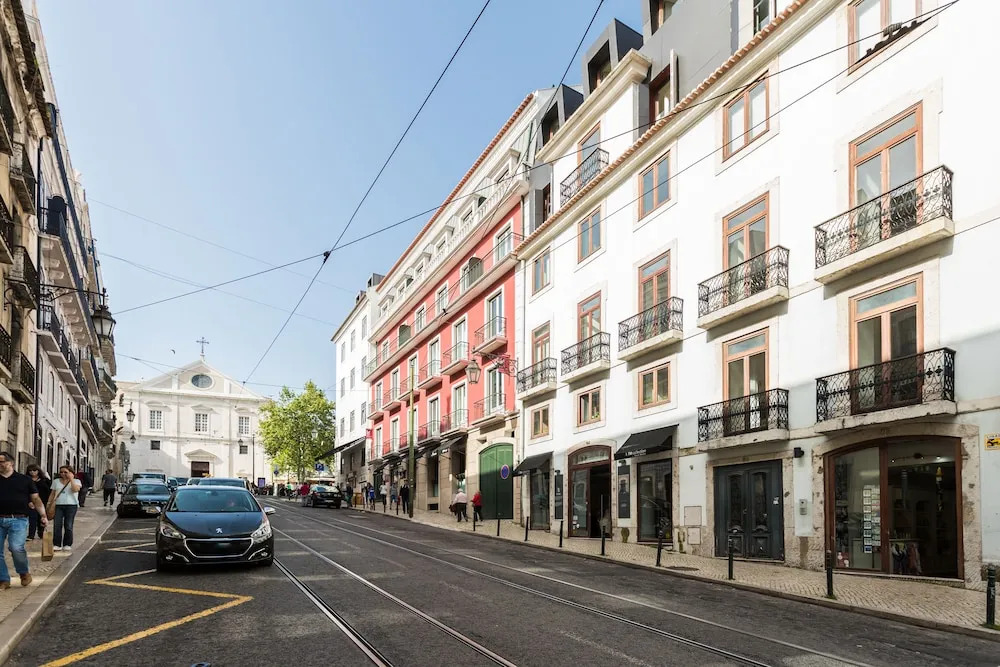 Chiado Modern Three-Bedroom Apartment - by LU Holidays
