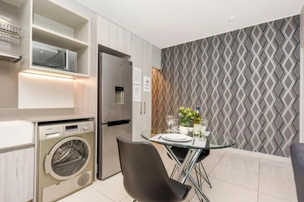 Easy Stay - The Median Rosebank