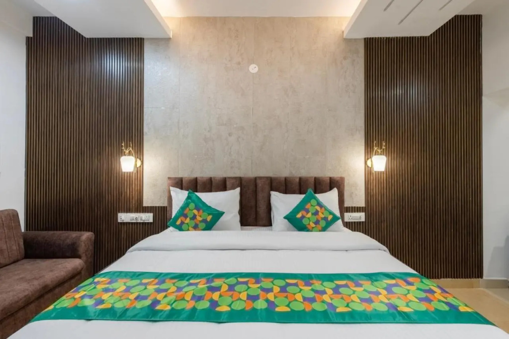 Treebo Premium Emerald Dove With Swimming Pool