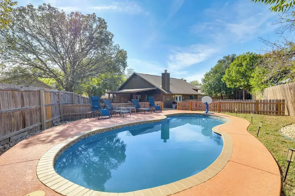 Private Pool & Hot Tub: Dog-friendly Live Oak Home