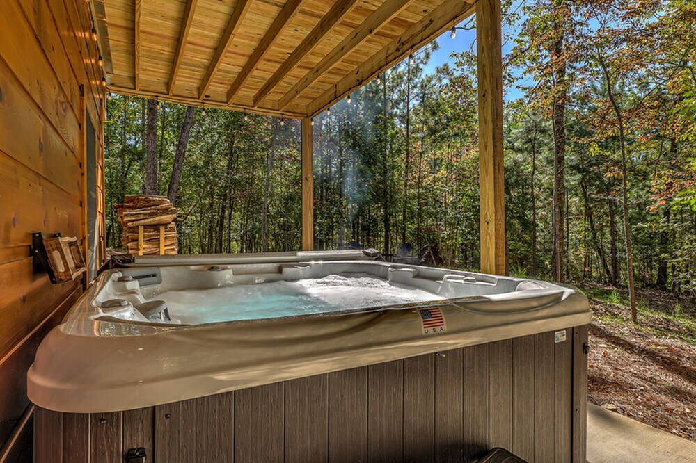 A Cozy Corner Cabin by Escape to Blue Ridge
