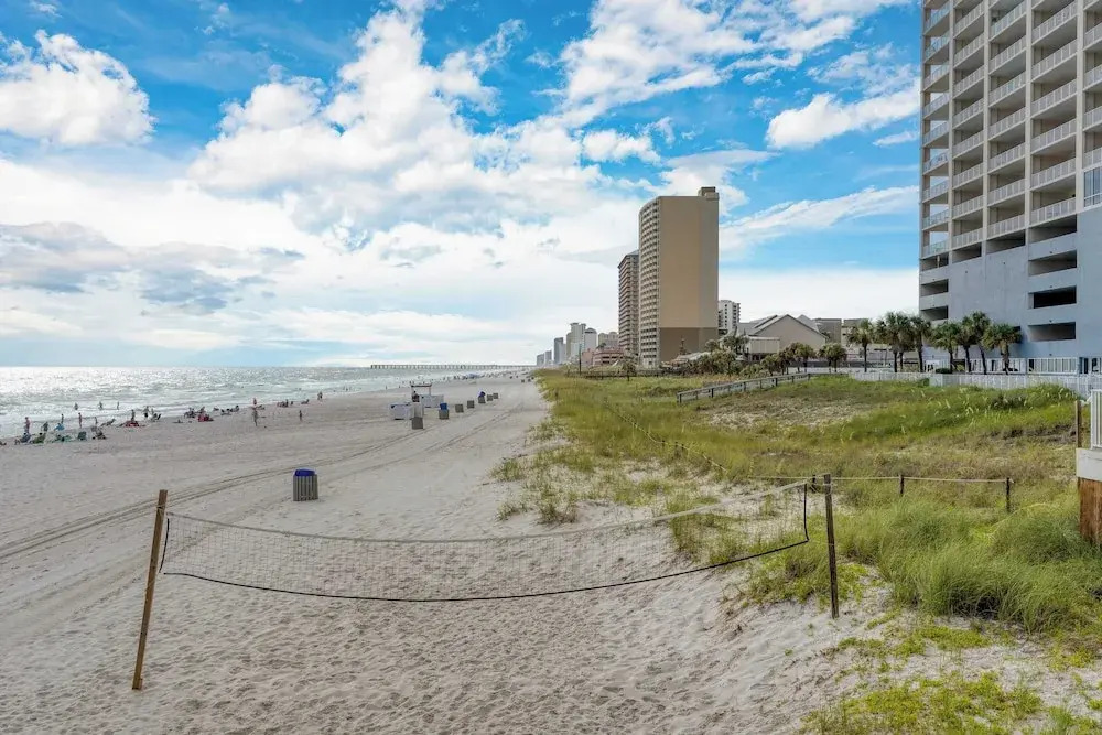 Fontainebleau 335 by Avantstay Beachfront Access