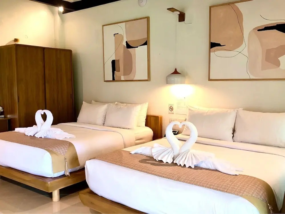 Khanom Sea Beach Resort