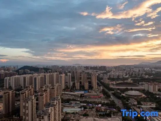 Nanxing Garden Intelligent Cinema Hotel (Hailv Duty Free City)