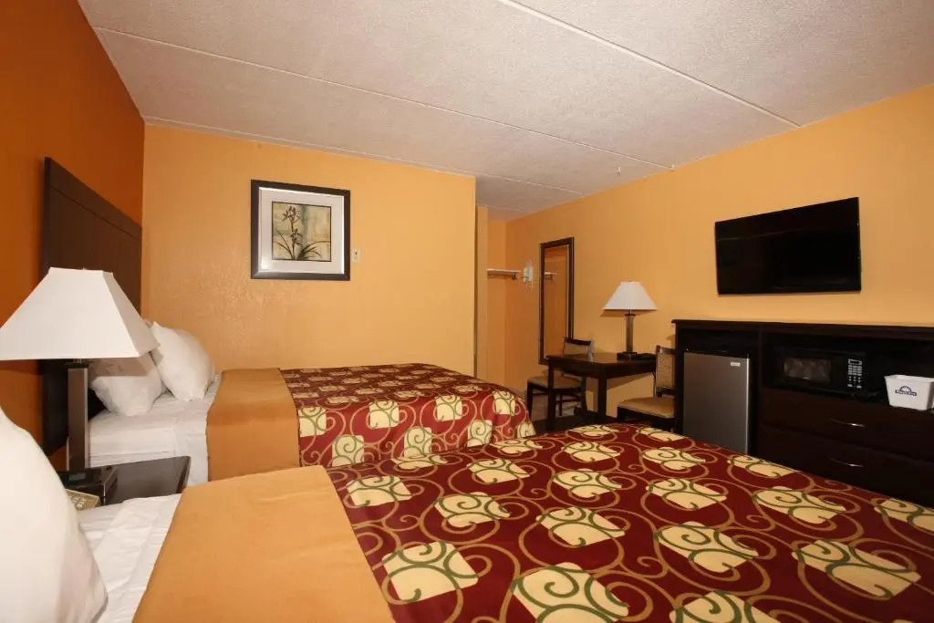 BLUE SKY INN Glens Falls-Saratoga-Lake George