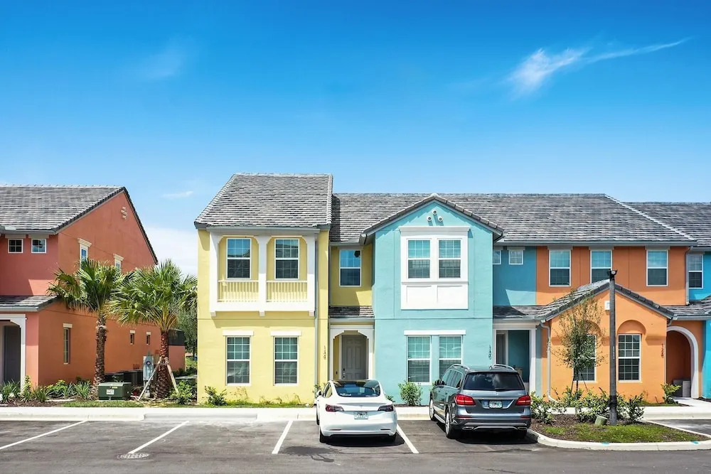 134fr 5 Bedroom Townhouse