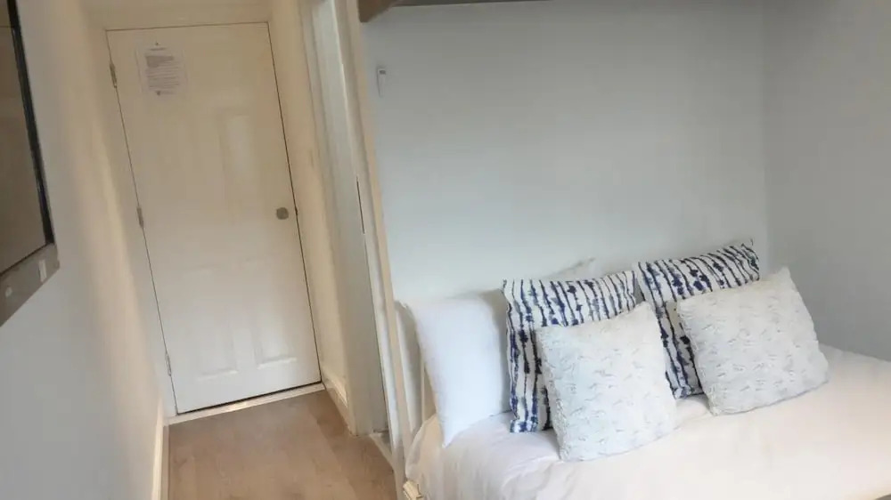 Private Bathroom Rooms- Near Heathrow - Near Shops