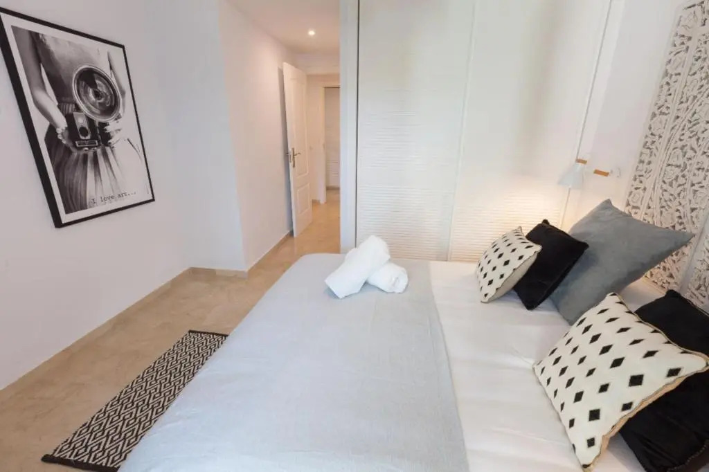 Contemporary central Apartment