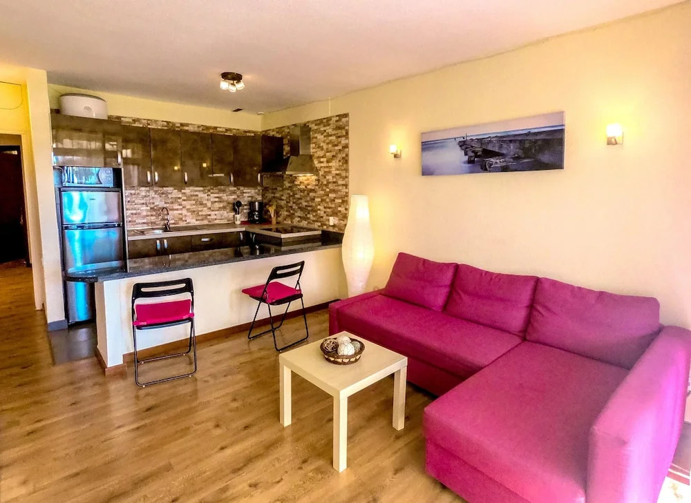 Apartment With one Bedroom in El Médano, With Wonderful sea View, Pool Access, Terrace - Near the Beach