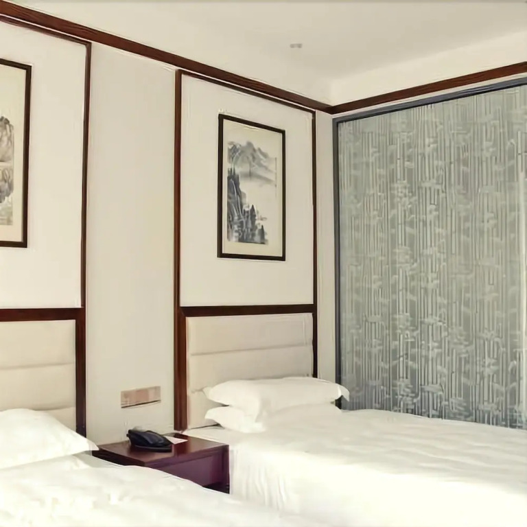 Longquan Hotel