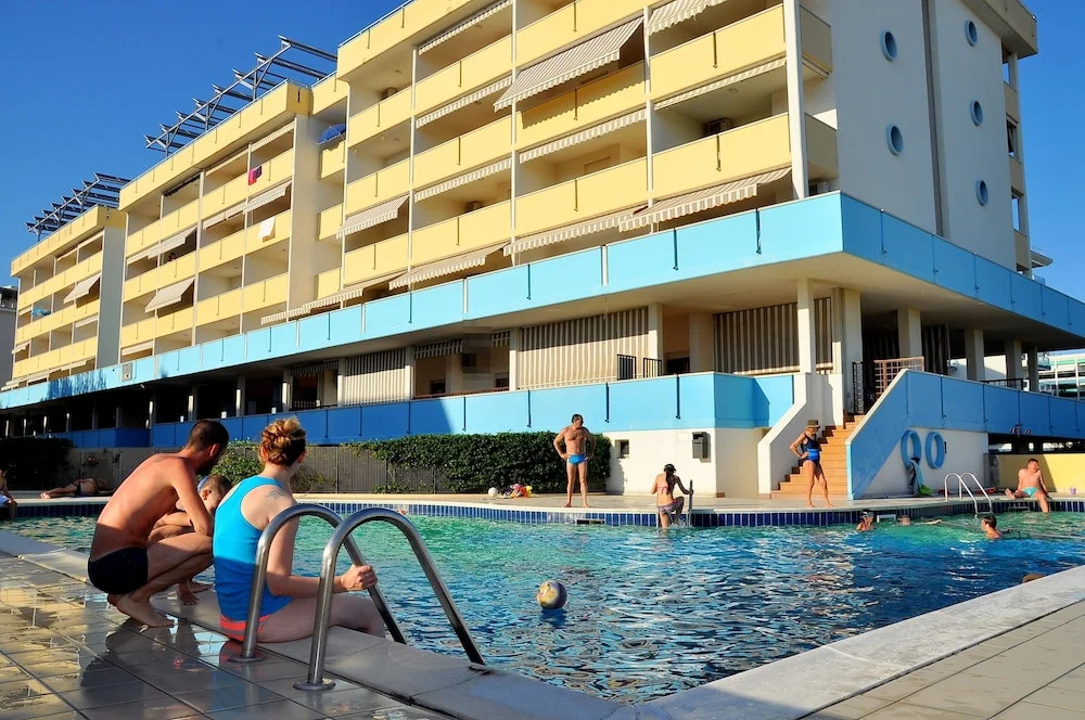 Beach Retreat for up to 6 Guests-beahost