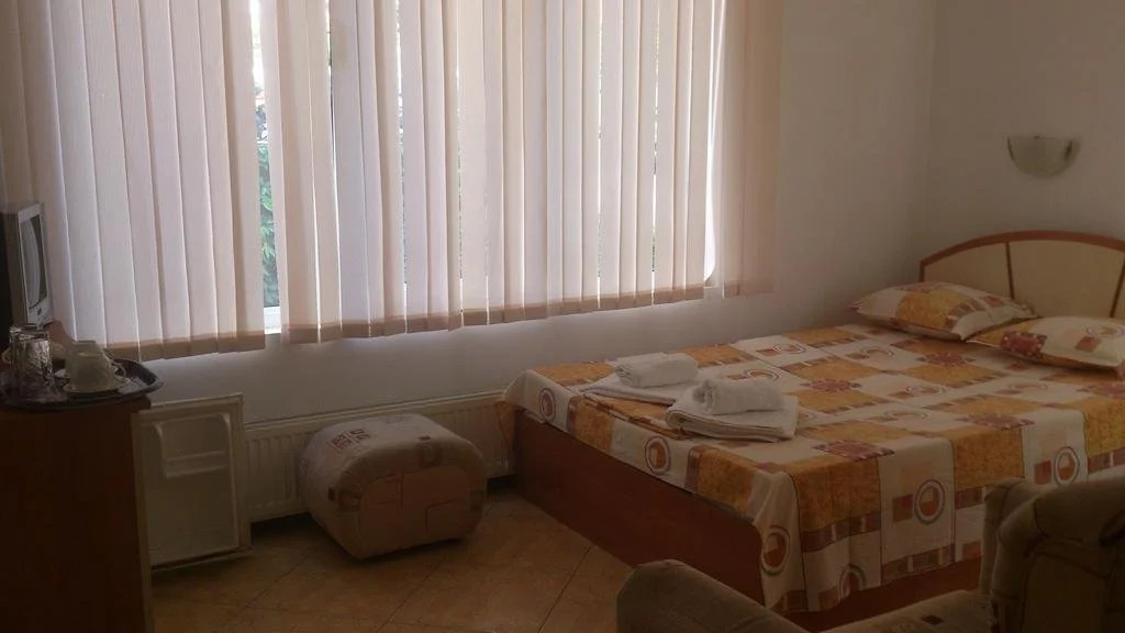 Guest House Eos