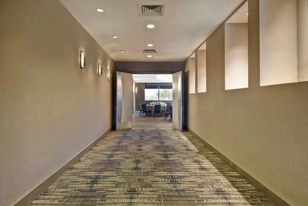 Four Points by Sheraton Boston Newton