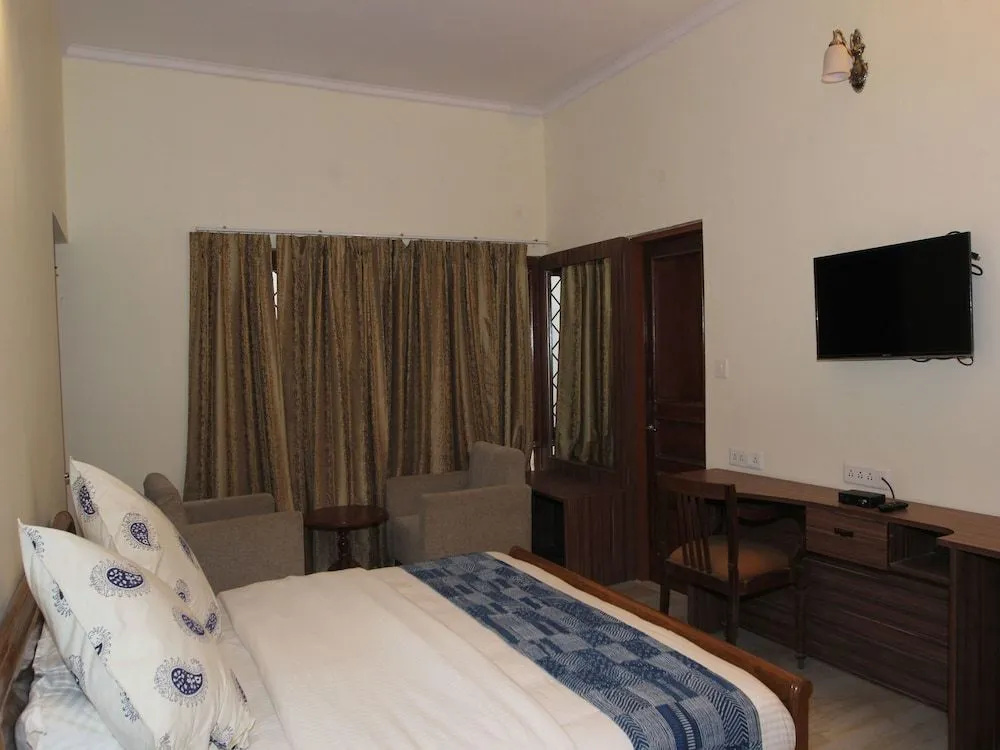 OYO 8472 Gomti Nagar