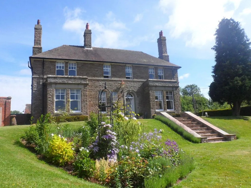 Littlebridge House