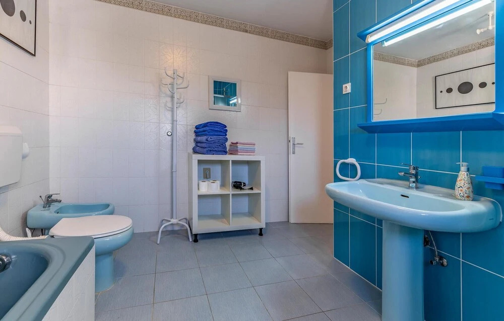Amazing Home in Pomer With Wifi and 6 Bedrooms
