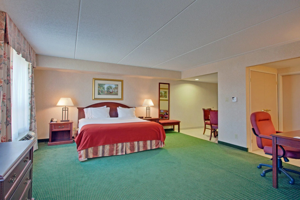 Holiday Inn Express Hotel & Suites Milton by IHG