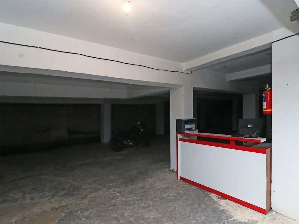 OYO 18375 Jd Palace