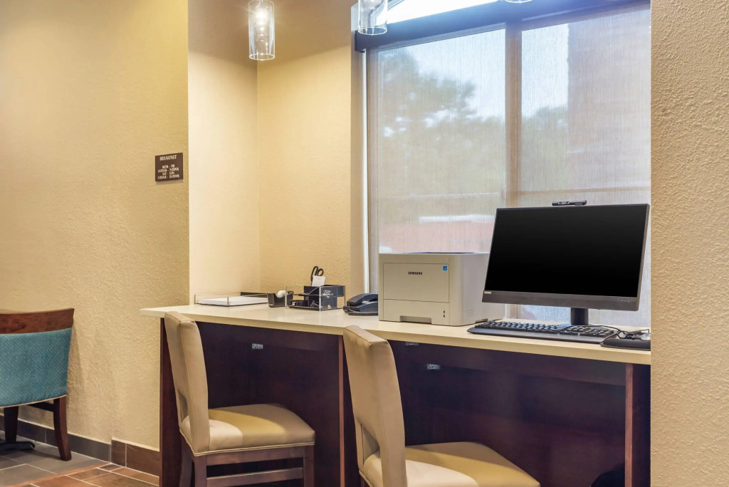 Comfort Inn DeKalb - University Area