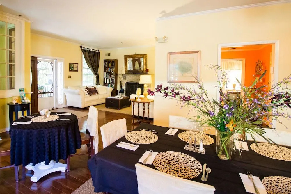 Tybee Island Inn Bed & Breakfast